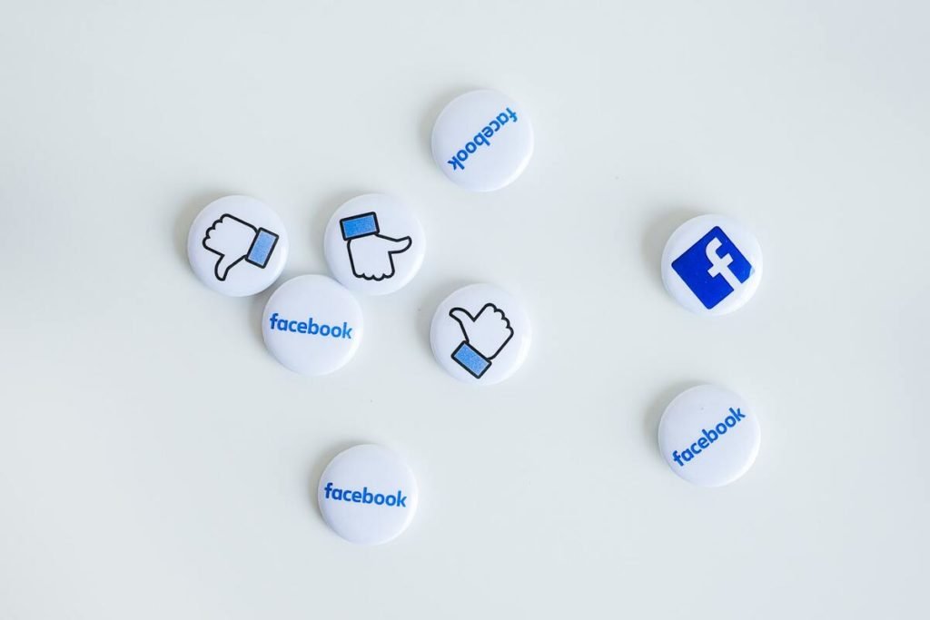 Buttons with Facebook icons