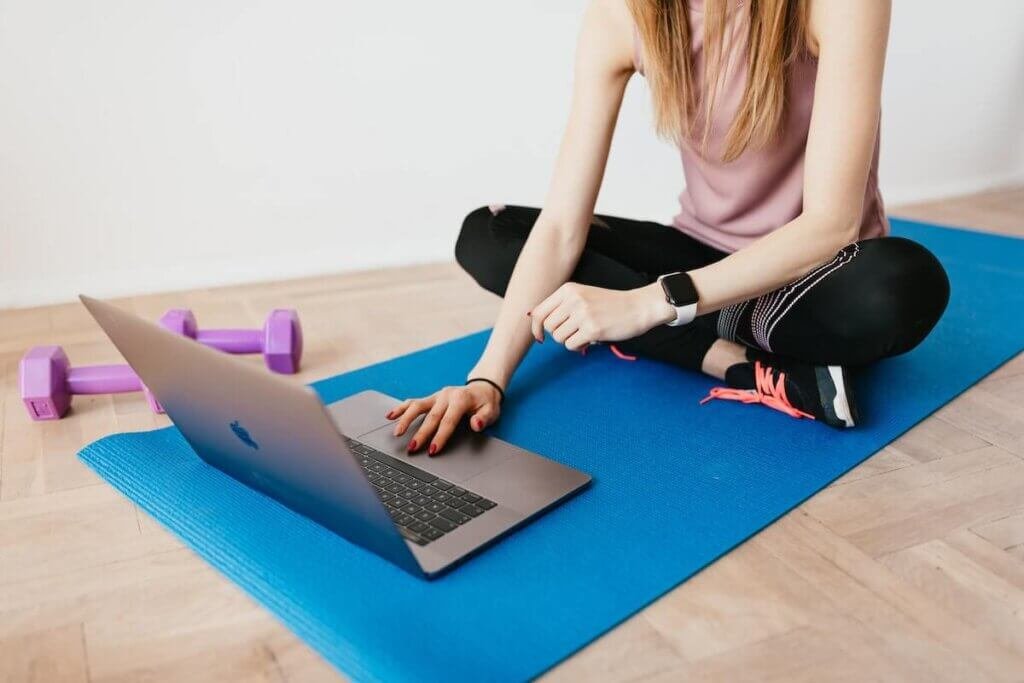 Fitness model using laptop